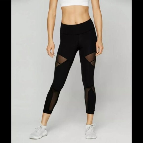 * NWT Lululemon Lab Limited Edition Exclusive Union Crop - Size 4 - Black - Picture 7 of 9
